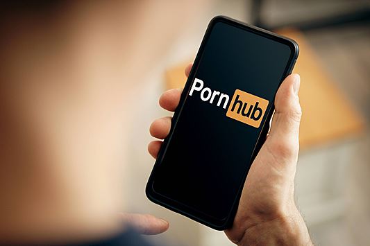 Материнскую компанию Pornhub приобрела частная инвестиционная фирма