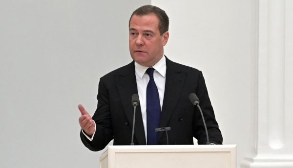Медведев ожидает снижения инфляции в России за короткий период до 4%