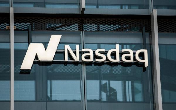Бумаги Ozon, Qiwi и «Яндекса» упали после новости о делистинге с NASDAQ 