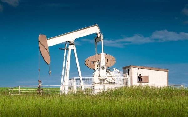 Цена нефти Brent упала ниже $75 впервые с декабря 2021 года
