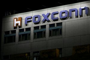 Foxconn зафиксировала падение прибыли при росте выручки